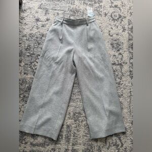 NWT Gray Women’s Cropped Wide Leg  Pant purchased in Tokyo